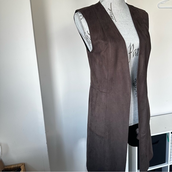 Melanie Lyne Brown Faux Suede Longline Vest Size 2 (Fits Larger) - Picture 8 of 11